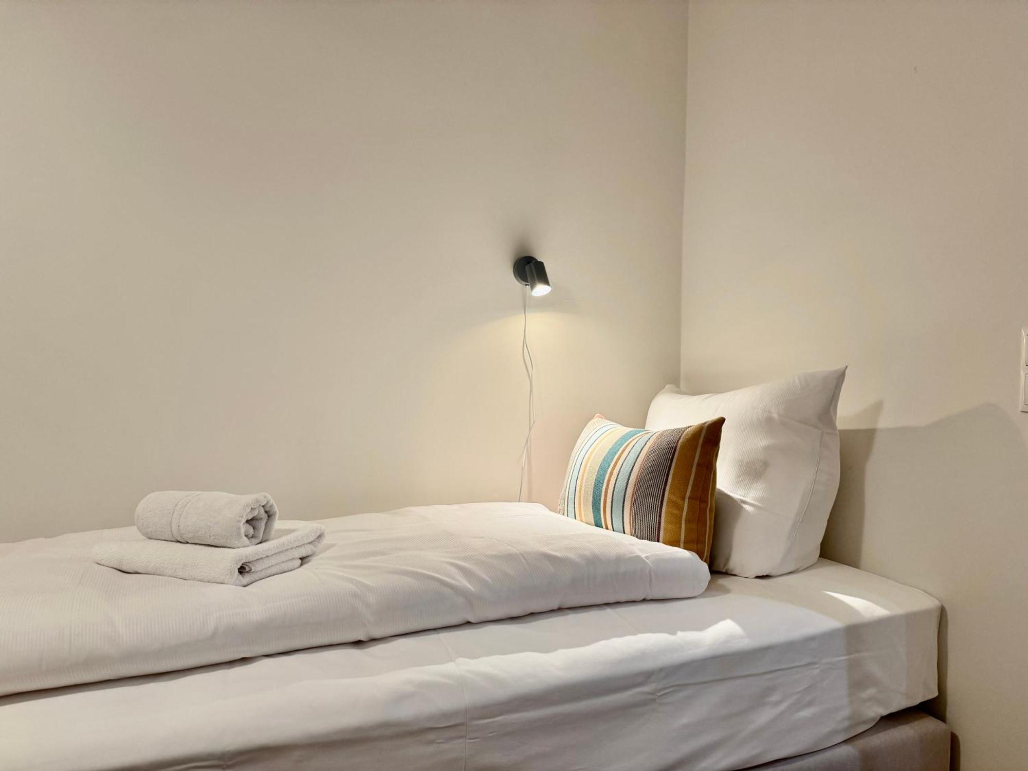 Mel&Bens Modern Oak-Apartments Fuer Bis Zu 12 Personen BRE Buitenkant foto